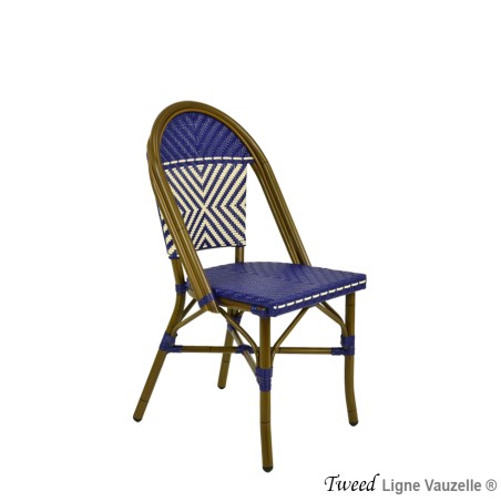 Chaise "TWEED", Alu Epoxy Rotin, Tressage Bleu Décor Ivoire.